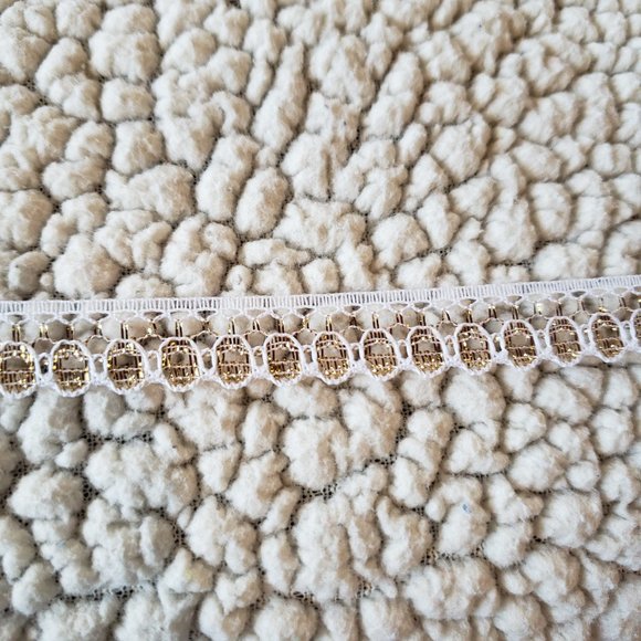 Ivory & Metallic Gold Scalloped Trim - 1/2" inch x 12 yards - Picture 7 of 8